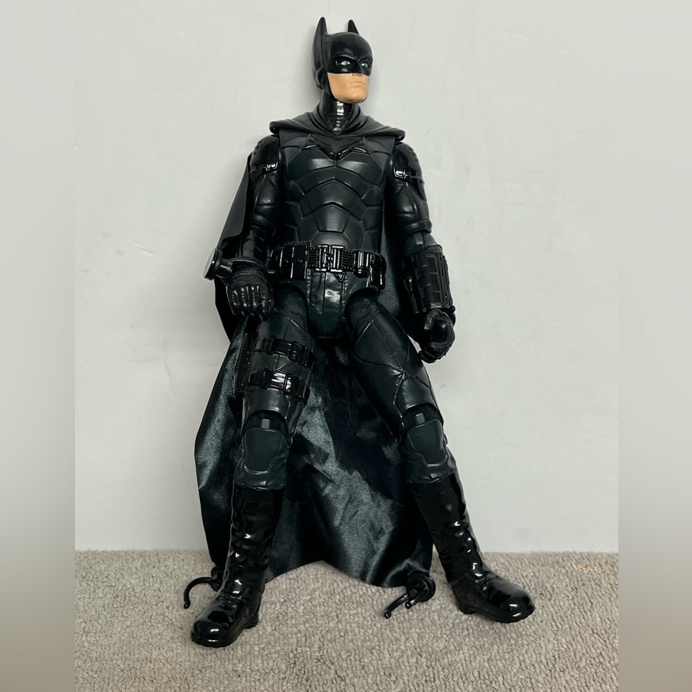 DC Comics 2022 The Batman Movie Collectible Batman 12-inch Action Figure